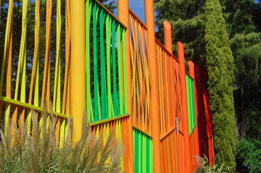 Monumental Fence recycled metal Akira Takizawa (1995)